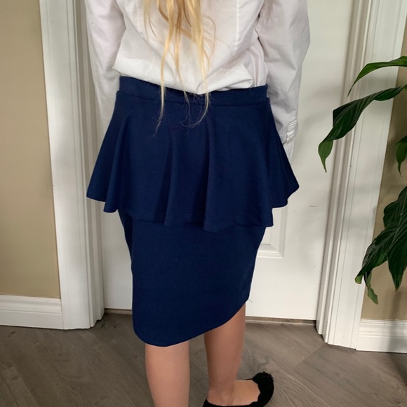 Forever 21 navy S pencil skirt with ruffle layer - Picture 14 of 16